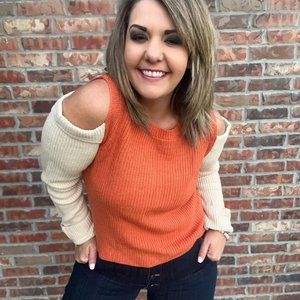 Cozy Ellie Drop Shoulder Crop Sweater Size Large